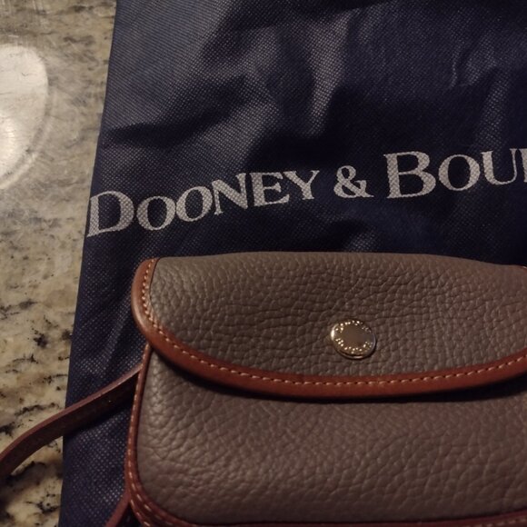 Dooney & Bourke Handbag - Picture 6 of 7